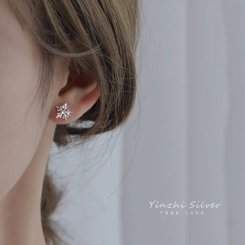 925 Sterling Silver Korean Version Simple Snowflake Stud Earrings Women Crystal Light Luxury Jewelry Gift
