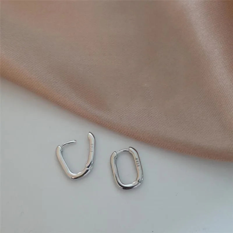 European Small Mobius Ring Stud Earrings Women 2021 Minimalist Metal Twisted Piercing Korean Fashion Jewelry