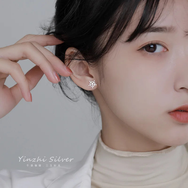 925 Sterling Silver Korean Version Simple Snowflake Stud Earrings Women Crystal Light Luxury Jewelry Gift